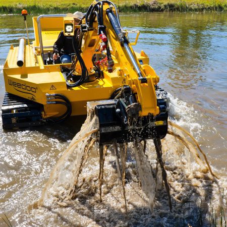 Amphi-King muck removal