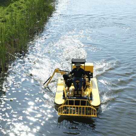 Weedooboats -lake cleaning machine
